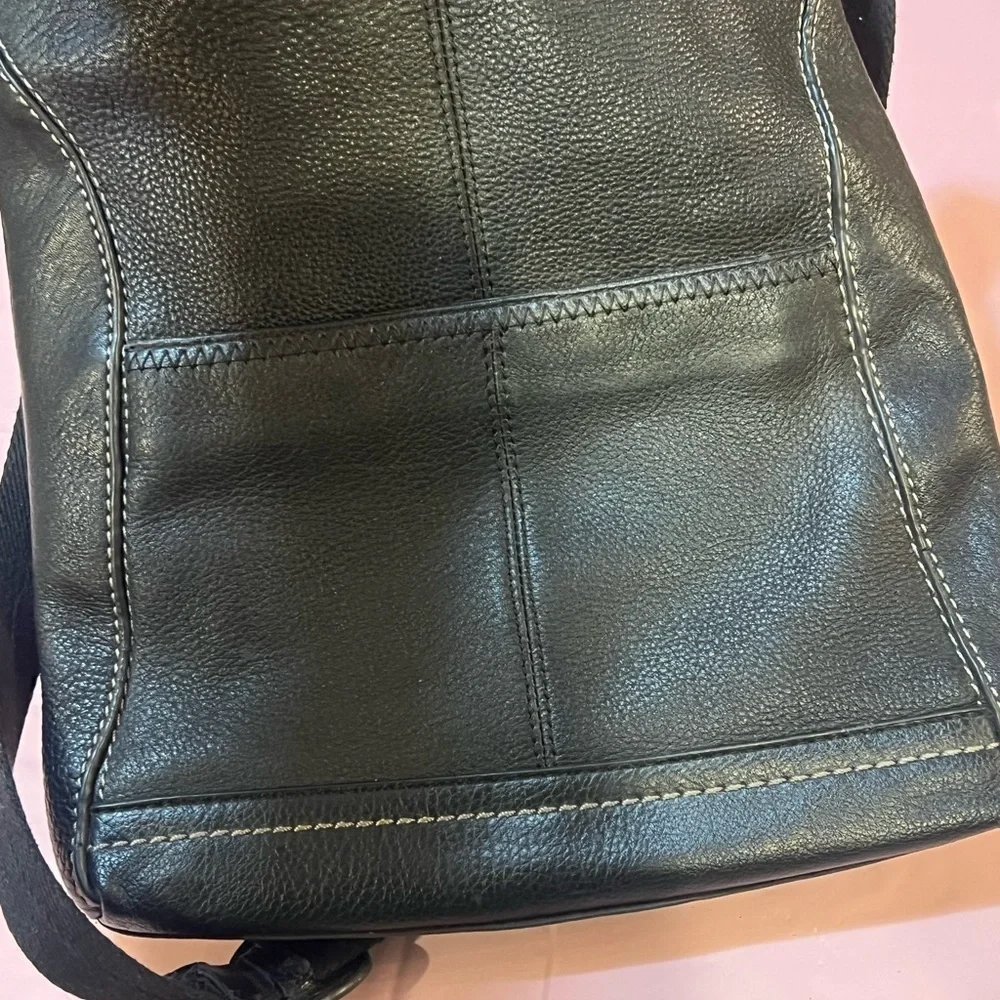 The Sak Black Leather Women’s Crossbody Purse Shoulder Strap Genuine Leather Bag